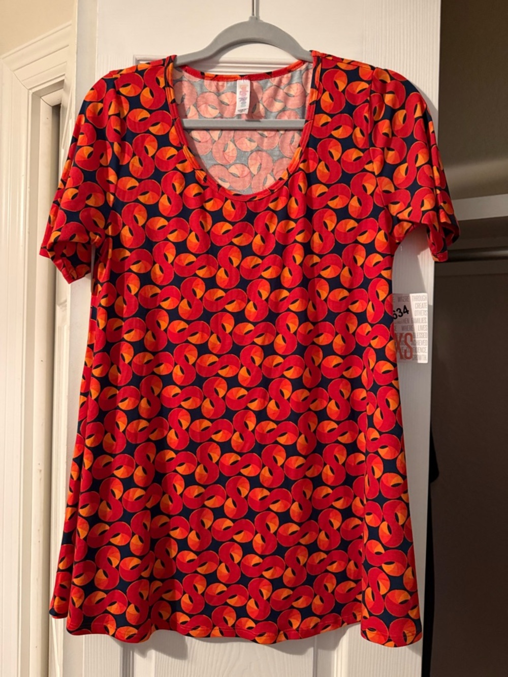 LuLaRoe Short Sleeve Perfect Tee in Red and Orange Geometric Print